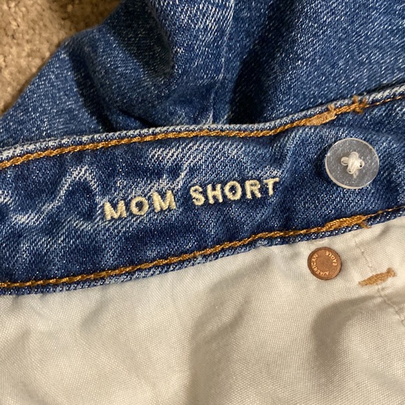 American Eagle Mom Short - Picture 4 of 5